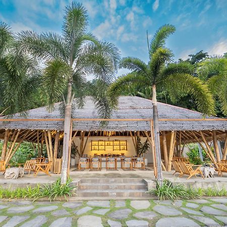 D'Lagoon Dive Resort Bitung Exterior foto