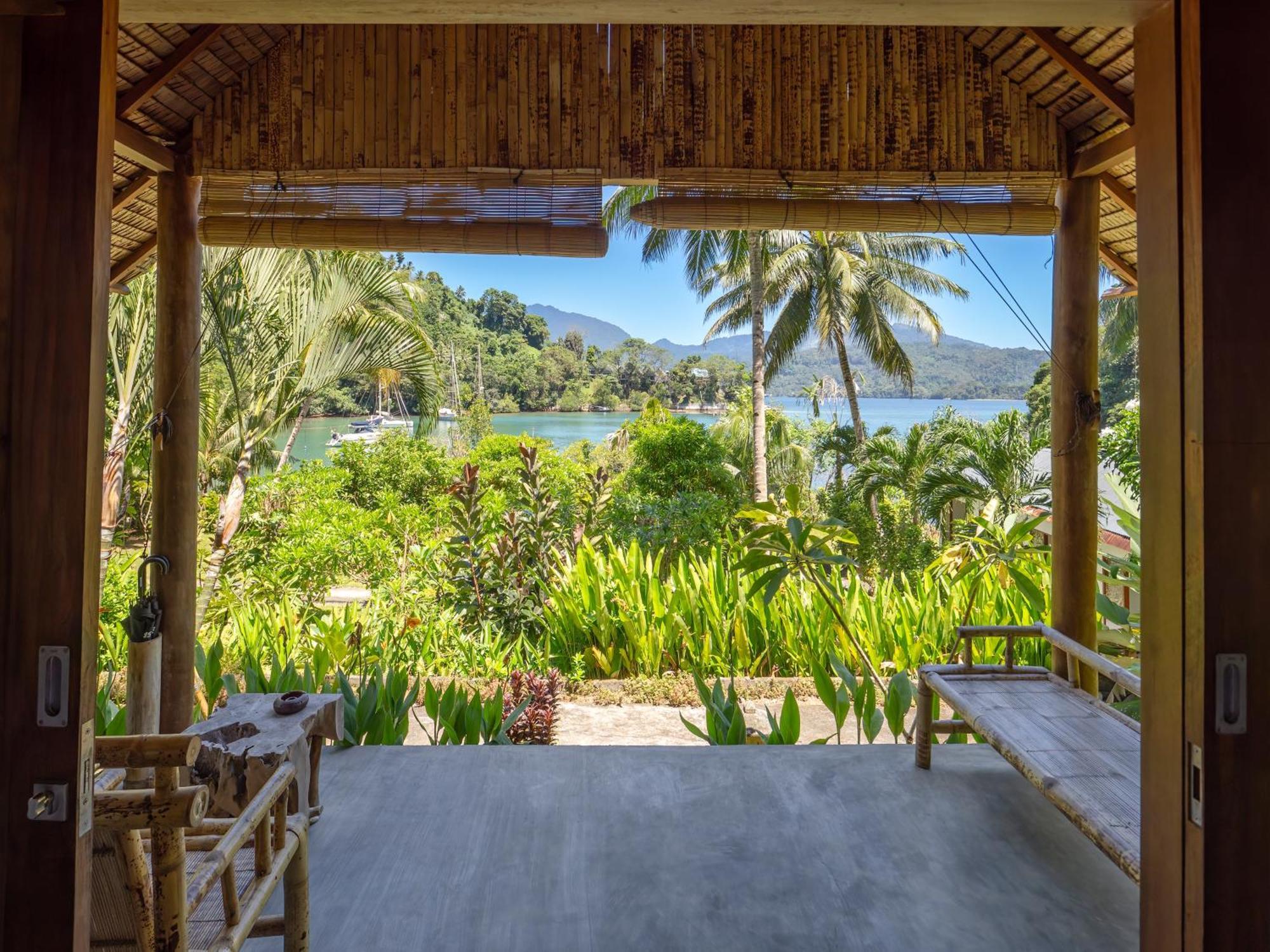 D'Lagoon Dive Resort Bitung Exterior foto