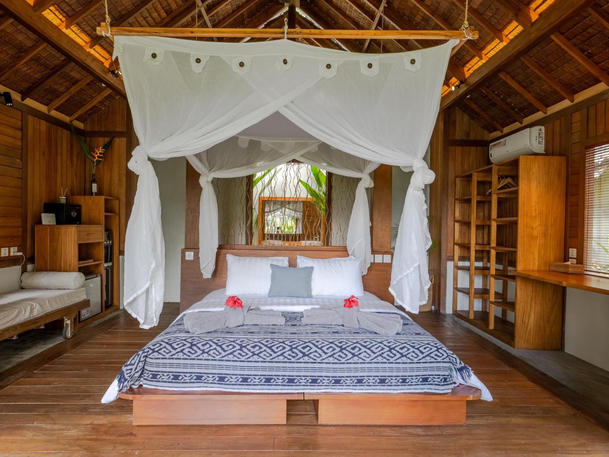 D'Lagoon Dive Resort Bitung Exterior foto